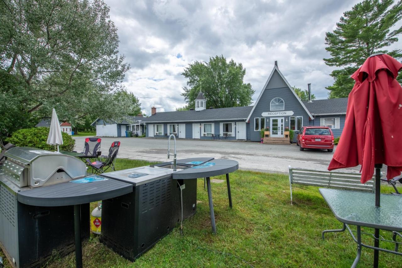 Motel Fleur De Lys Magog Eksteriør bilde