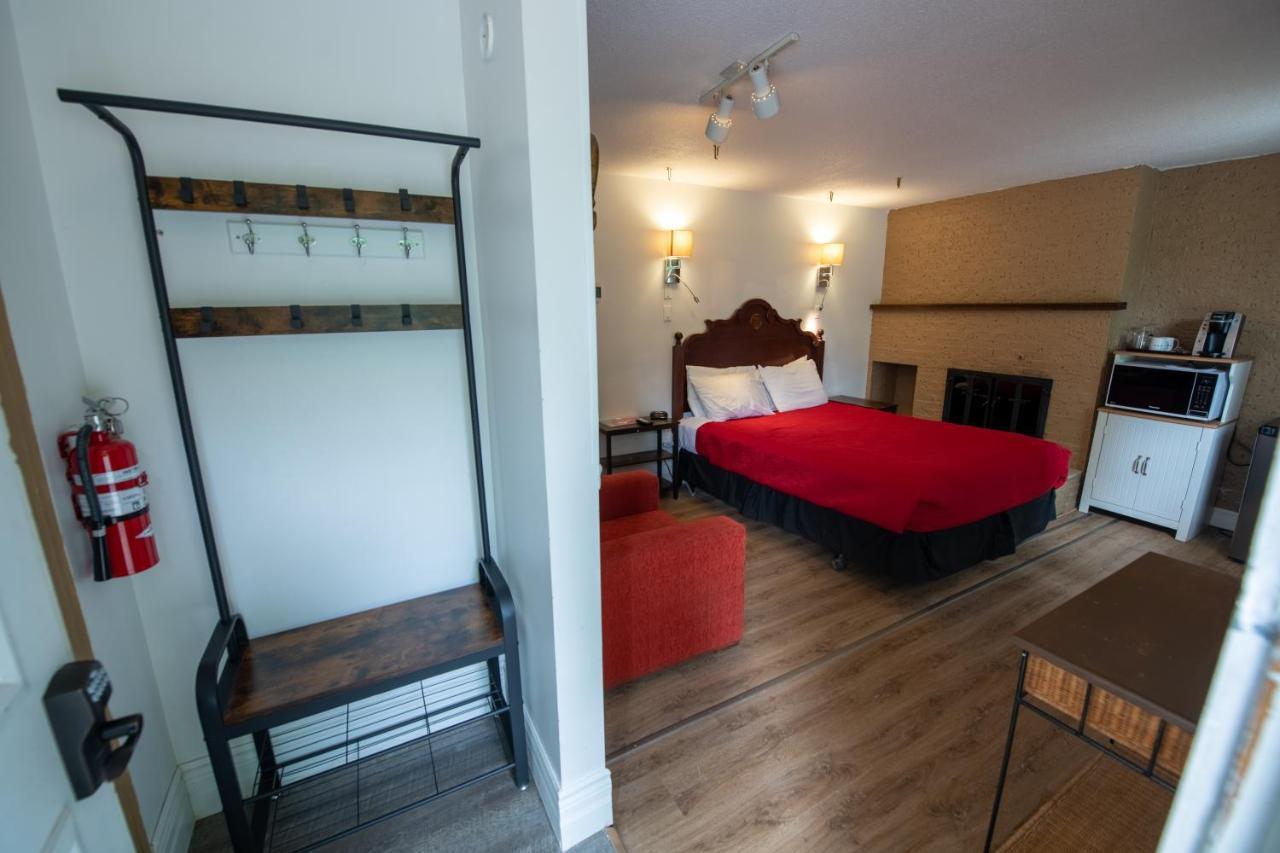 Motel Fleur De Lys Magog Eksteriør bilde